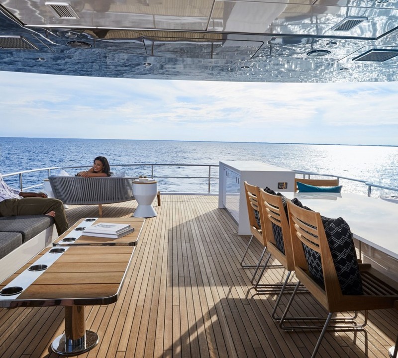 Yacht JETSTREAM, Hatteras M90 Panacera CHARTERWORLD Luxury Superyacht